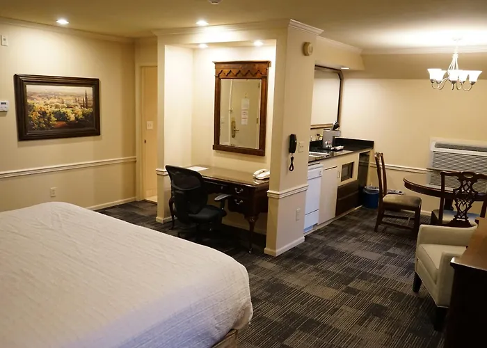 Wingate By Wyndham Bellingham Heritage Inn